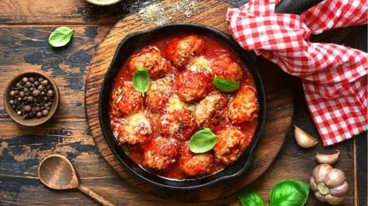 Eest-Ever Paleo Meatballs That Will Fool Your Italian Grandmother